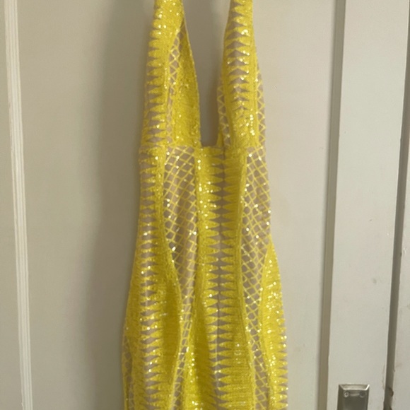 Small. Yellow. - Picture 2 of 2